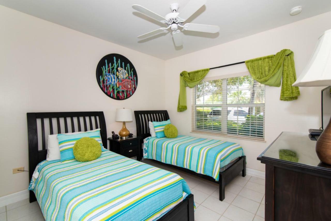 Grandview Condominiums George Town Buitenkant foto